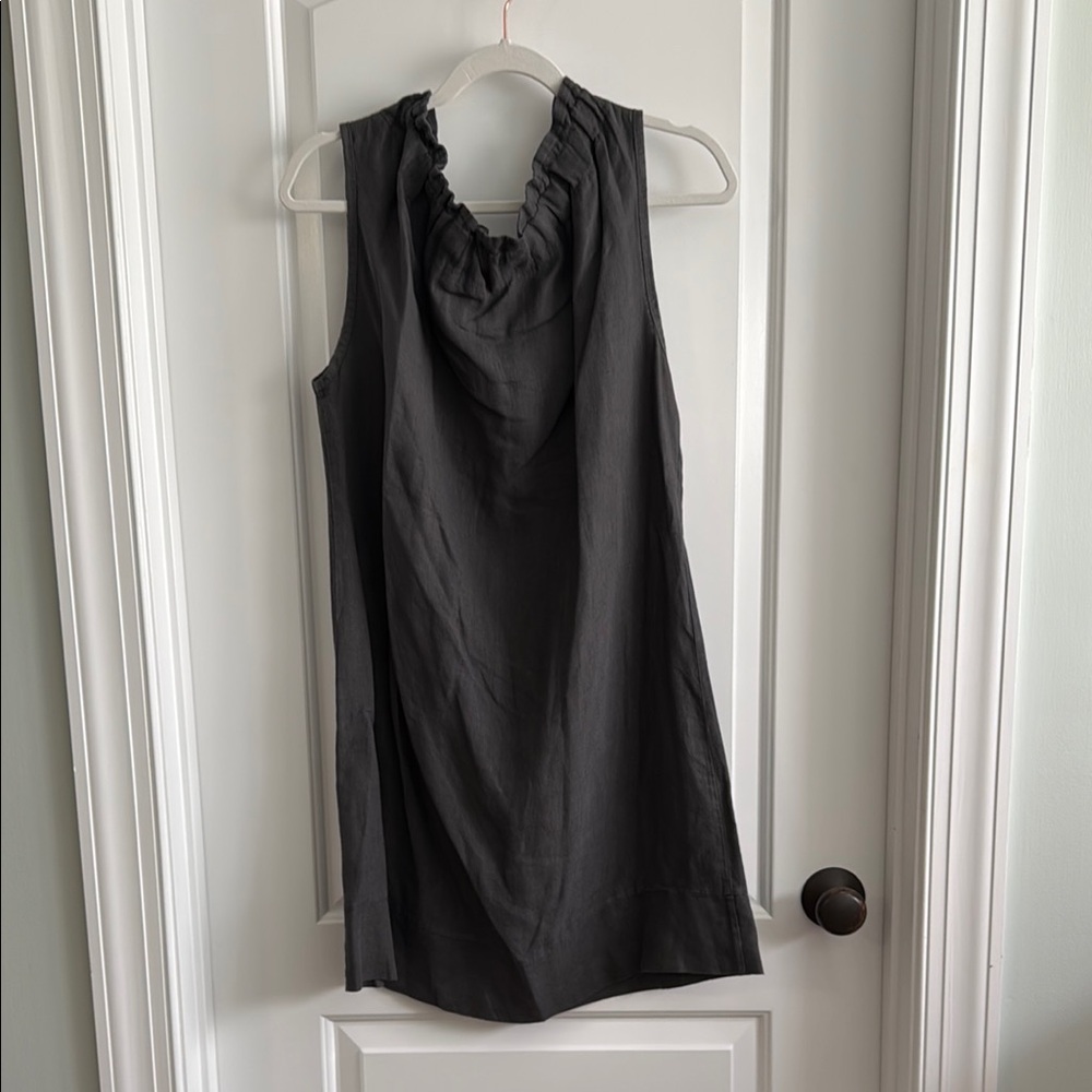 Chic Gray Sleeveless Blouse